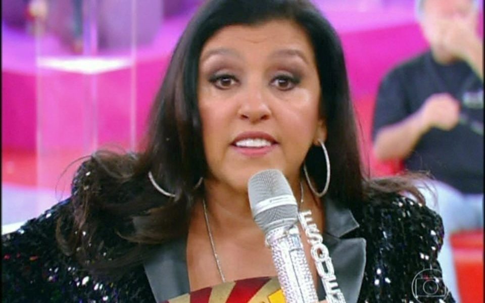 Em resumo, Regina Casé durante o extinto programa Esquenta (2011-2017) na Globo (Créditos: Reprodução)
