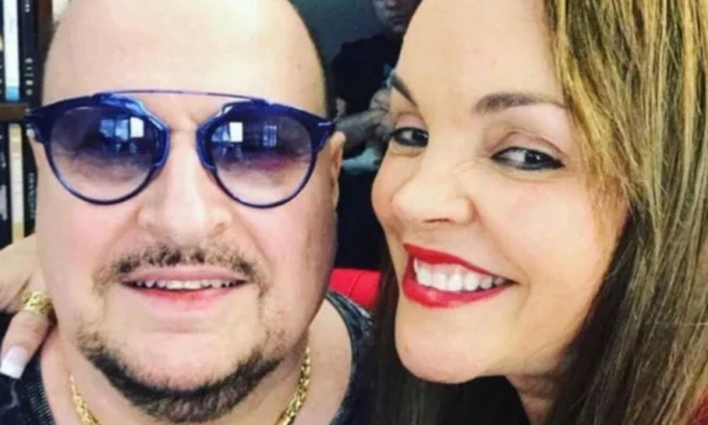 Elaine Soares, viúva do vocalista Paulinho, do Roupa Nova, anuncia que está grávida do cantor