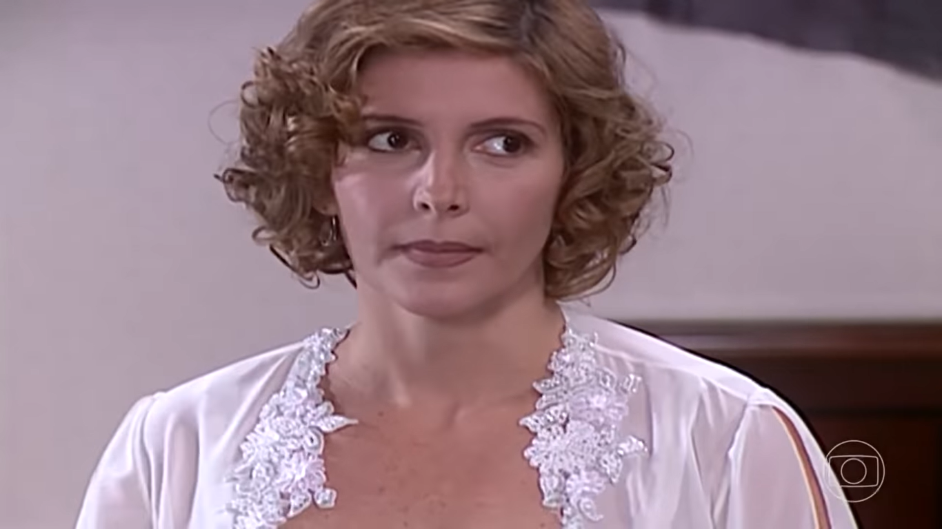 Dinorá (Maria Padilha) em cena na novela O Cravo e a Rosa (Créditos: Reprodução)