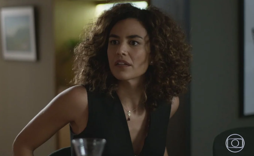Rose (Bárbara Colen) em cena na novela Quanto Mais Vida Melhor (Créditos: Reprodução/TV Globo)